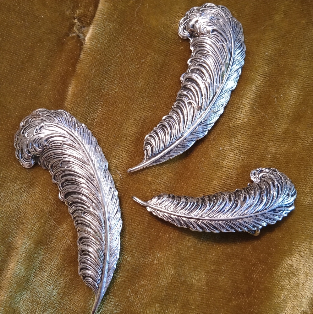 Vintage Sarah Coventry Feather brooches